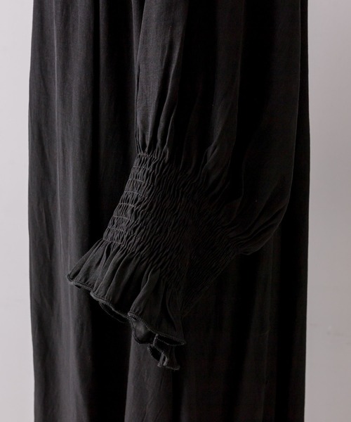 ear PAPILLONNER（イアパピヨネ）の「《羽織としても使える》ギャザーワンピース【SUM1 STYLE】（ワンピース・レディース・ブラック/モカ・FREE）」の17枚目の写真