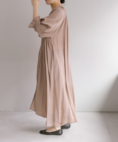 ear PAPILLONNER（イアパピヨネ）の「《羽織としても使える》ギャザーワンピース【SUM1 STYLE】（ワンピース・レディース・ブラック/モカ・FREE）」の9枚目の写真