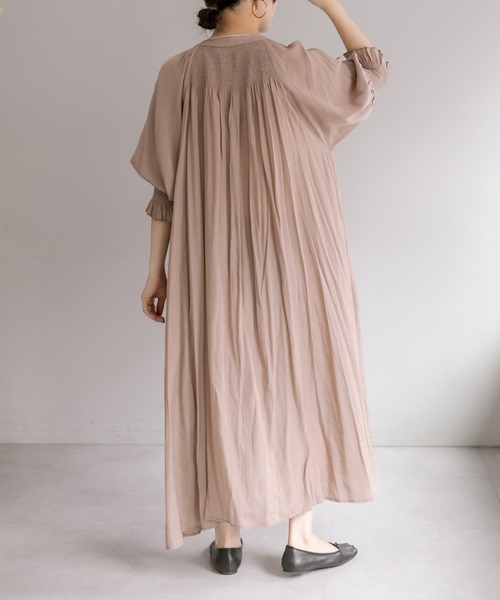 ear PAPILLONNER（イアパピヨネ）の「《羽織としても使える》ギャザーワンピース【SUM1 STYLE】（ワンピース・レディース・ブラック/モカ・FREE）」の11枚目の写真