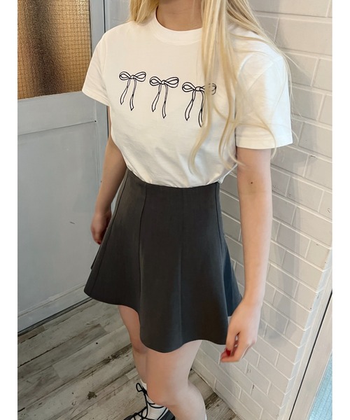 PHILLY(フィリー)の「【PHILLY】リボン刺繍Tシャツ(Tシャツ/カットソー・レディース・ホワイト/ブラック・FREE)」の4枚目の写真