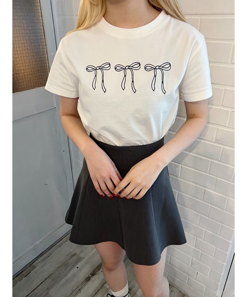 PHILLY(フィリー)の「【PHILLY】リボン刺繍Tシャツ(Tシャツ/カットソー・レディース・ホワイト/ブラック・FREE)」の6枚目の写真