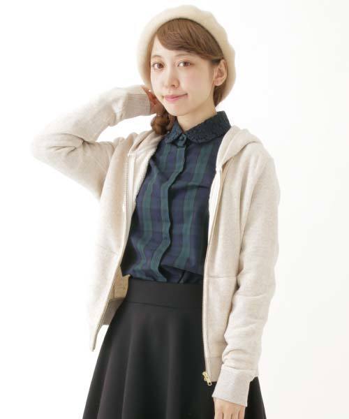 earth music&ecology(アースミュージックアンドエコロジー)の「【パーカーパーカー!】裏毛(パーカー・レディース・ベージュ系その他/杢グレー・MEDIUM/SMALL)」の1枚目の写真