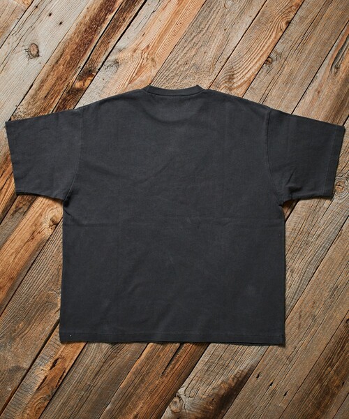 Jonas Claesson（ジョナスクレアッソン）の「JONAS CLAESSON/ジョナスクレアッソン Insideout  Sunshine Please Tee/インサイドアウト サンシャイン プリーズTシャツ/リバーシブル/リラックスフィット（Tシャツ/カットソー・メンズ・チャコールグレー/オフホワイト/ターコイズブルー・MEDIUM/LARGE）」の12枚目の写真