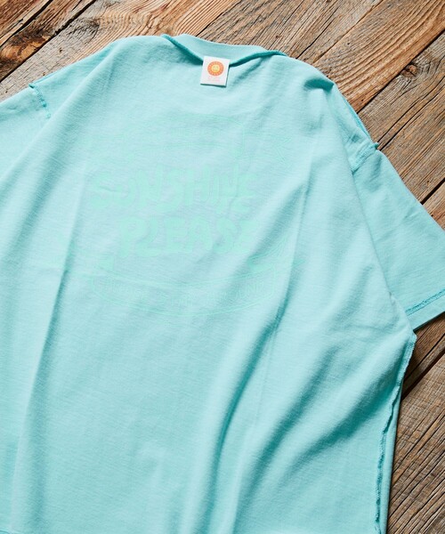 Jonas Claesson（ジョナスクレアッソン）の「JONAS CLAESSON/ジョナスクレアッソン Insideout  Sunshine Please Tee/インサイドアウト サンシャイン プリーズTシャツ/リバーシブル/リラックスフィット（Tシャツ/カットソー・メンズ・チャコールグレー/オフホワイト/ターコイズブルー・MEDIUM/LARGE）」の18枚目の写真