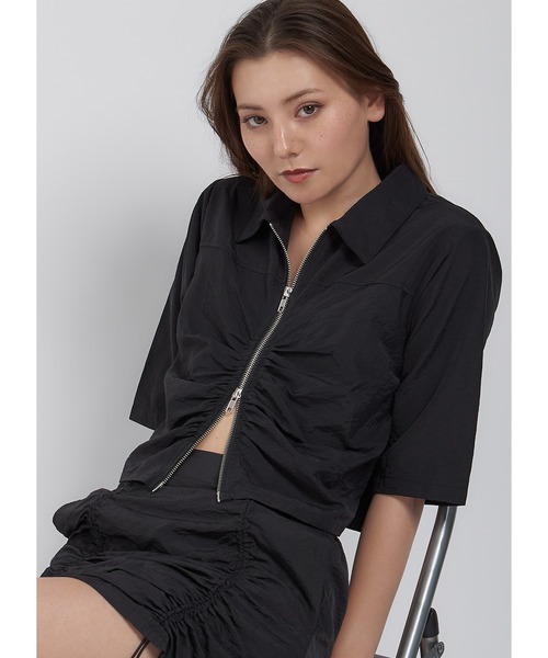 Adoon plain(アドーンプレーン)の「ナイロンジップシャツ(シャツ/ブラウス・レディース・ホワイト/ライトブルー/ブラック・FREE)」の3枚目の写真