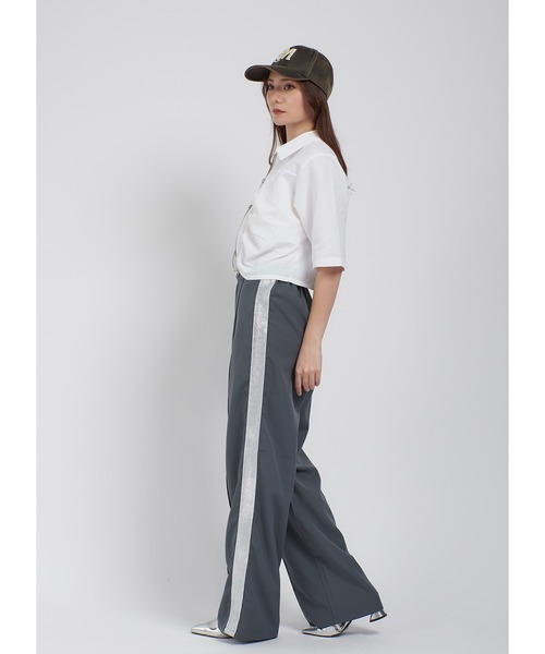 Adoon plain(アドーンプレーン)の「ナイロンジップシャツ(シャツ/ブラウス・レディース・ホワイト/ライトブルー/ブラック・FREE)」の7枚目の写真