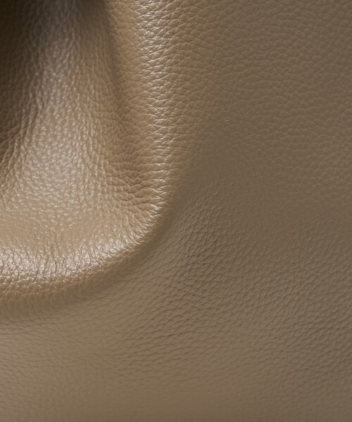 Beau're（ヴュレ）の「【WEB限定】【BEAURE/ヴュレ】カウレザー 2WAY ハンドル トートバッグ（トートバッグ・レディース・シルバー/ベージュ/ブラック/ブルー/アイボリー・フリー）」の22枚目の写真