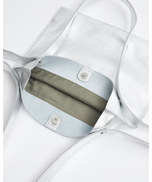 Beau're（ヴュレ）の「【WEB限定】【BEAURE/ヴュレ】カウレザー 2WAY ハンドル トートバッグ（トートバッグ・レディース・シルバー/ベージュ/ブラック/ブルー/アイボリー・フリー）」の18枚目の写真