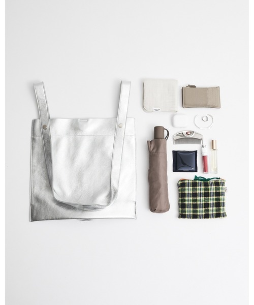 Beau're（ヴュレ）の「【WEB限定】【BEAURE/ヴュレ】カウレザー 2WAY ハンドル トートバッグ（トートバッグ・レディース・シルバー/ベージュ/ブラック/ブルー/アイボリー・フリー）」の15枚目の写真