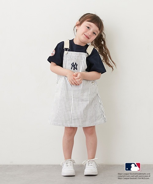 petit main（プティマイン）の「【MLB】サロペットスカート(キッズサイズ)（ジャンパースカート・キッズ・サックスブルー/ネイビー/オフホワイト・S/M/L）」の2枚目の写真