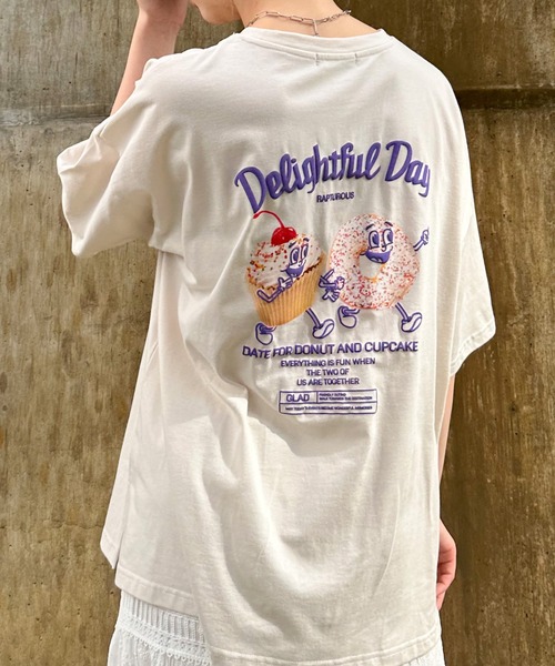 SpRay(スプレイ)の「おやつフォトキャラBIG Tシャツ(Tシャツ/カットソー・レディース・アイボリー/サックスブルー/オフホワイト/イエロー/スミクロ・FREE)」の17枚目の写真