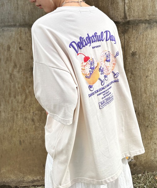 SpRay(スプレイ)の「おやつフォトキャラBIG Tシャツ(Tシャツ/カットソー・レディース・アイボリー/サックスブルー/オフホワイト/イエロー/スミクロ・FREE)」の19枚目の写真