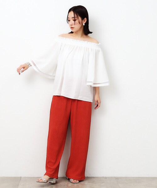 OPAQUE.CLIP（オペークドットクリップ）の「◆2WAYギャザーフレアスリーブブラウス【洗濯機洗い可】（シャツ/ブラウス・レディース・ベージュ/ブラック/ホワイト・40/38/42）」の6枚目の写真