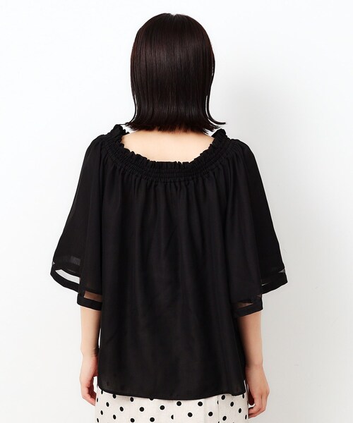OPAQUE.CLIP（オペークドットクリップ）の「◆2WAYギャザーフレアスリーブブラウス【洗濯機洗い可】（シャツ/ブラウス・レディース・ベージュ/ブラック/ホワイト・40/38/42）」の19枚目の写真