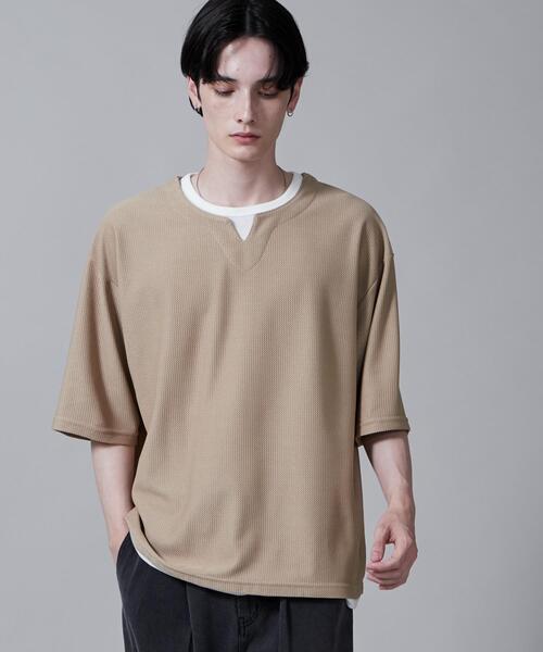 LUCY(ルーシー)の「LUCY/フェイクレイヤードキーネックT(Tシャツ/カットソー・メンズ・ベージュ/ダークグレー・LARGE/MEDIUM)」の17枚目の写真