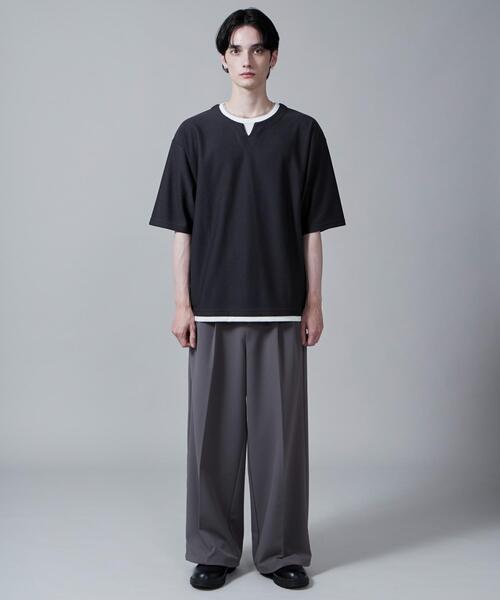 LUCY(ルーシー)の「LUCY/フェイクレイヤードキーネックT(Tシャツ/カットソー・メンズ・ベージュ/ダークグレー・LARGE/MEDIUM)」の14枚目の写真
