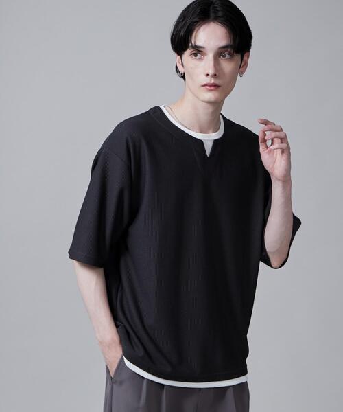 LUCY(ルーシー)の「LUCY/フェイクレイヤードキーネックT(Tシャツ/カットソー・メンズ・ベージュ/ダークグレー・LARGE/MEDIUM)」の10枚目の写真