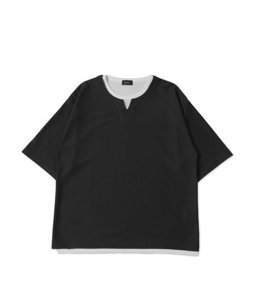 LUCY(ルーシー)の「LUCY/フェイクレイヤードキーネックT(Tシャツ/カットソー・メンズ・ベージュ/ダークグレー・LARGE/MEDIUM)」の7枚目の写真