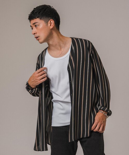 EDIFICE（エディフィス）の「パターンデシン Vネックシャツ（シャツ/ブラウス・メンズ・スミクロ/ブラック系その他/ブラック×ブラック/ブラックミックス/ブラック・LARGE/MEDIUM/SMALL）」の18枚目の写真