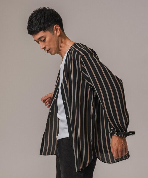 EDIFICE（エディフィス）の「パターンデシン Vネックシャツ（シャツ/ブラウス・メンズ・スミクロ/ブラック系その他/ブラック×ブラック/ブラックミックス/ブラック・LARGE/MEDIUM/SMALL）」の21枚目の写真