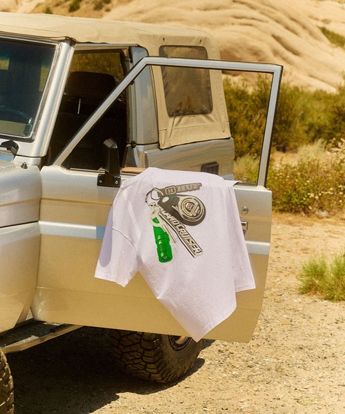 HUF X LAND CRUISER SHINE KEYCHAIN TEE / HUF ハフ トヨタ コラボ Tシャツ（Tシャツ/カットソー）｜HUF（ハフ）