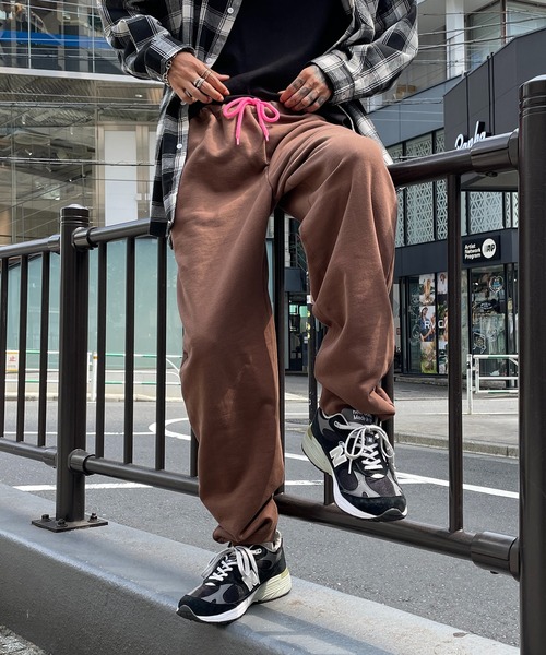 United Athle(ユナイテッドアスレ)の「【United Athle】point color tapered rib sweat pants / ポイントカラー テーパード リブスウェットパンツ 5017 9974(スウェットパンツ・メンズ・ブラック/グレー/オリーブ/ネイビー/ホワイト/バーガンディー/ダークブラウン・M/S/XL/L)」の5枚目の写真