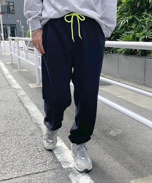 United Athle(ユナイテッドアスレ)の「【United Athle】point color tapered rib sweat pants / ポイントカラー テーパード リブスウェットパンツ 5017 9974(スウェットパンツ・メンズ・ブラック/グレー/オリーブ/ネイビー/ホワイト/バーガンディー/ダークブラウン・M/S/XL/L)」の3枚目の写真