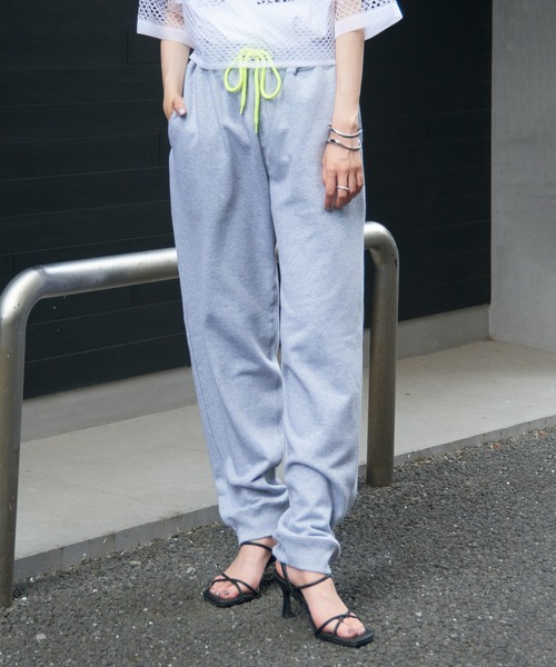 United Athle(ユナイテッドアスレ)の「【United Athle】point color tapered rib sweat pants / ポイントカラー テーパード リブスウェットパンツ 5017 9974(スウェットパンツ・メンズ・ブラック/グレー/オリーブ/ネイビー/ホワイト/バーガンディー/ダークブラウン・M/S/XL/L)」の8枚目の写真