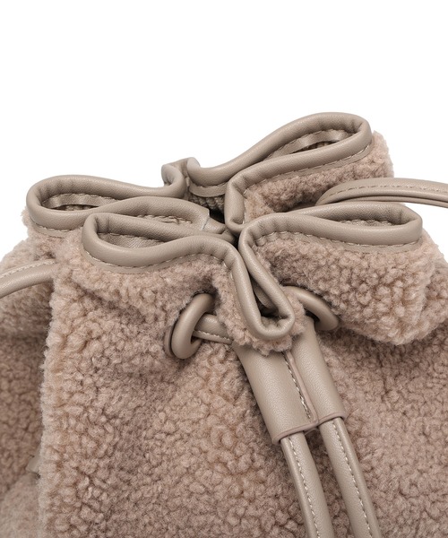 Ungrid（アングリッド）の「【Ungrid/アングリッド】ボア×コーデュロイ　巾着ミニショルダーバッグ（ショルダーバッグ・レディース・ブラック/アイボリー/グレイッシュベージュ・FREE）」の14枚目の写真