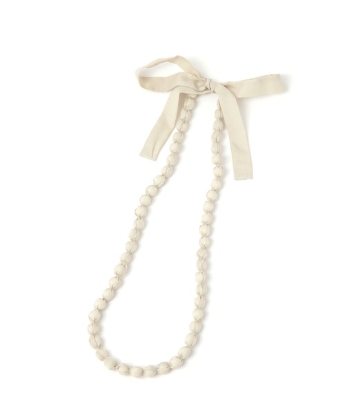 studio CLIP（スタディオクリップ）の「生地巻きリボンネックレス（ネックレス・レディース・ベージュ/ブラック/ライトグレー・FREE）」の3枚目の写真