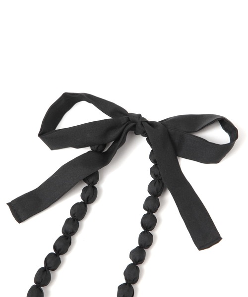 studio CLIP（スタディオクリップ）の「生地巻きリボンネックレス（ネックレス・レディース・ベージュ/ブラック/ライトグレー・FREE）」の5枚目の写真