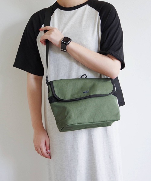 【美品】 Creek メッセンジャーバッグ ベージュ セール】 【撥水加工／マルチポケット／長さ調整可能