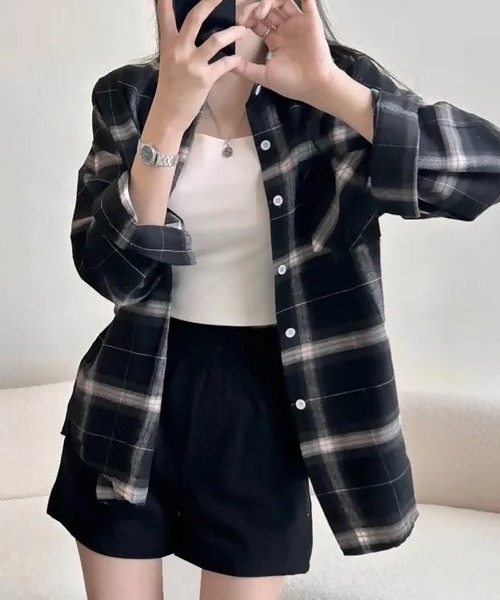 LADY LIKE(レディライク)の「かすれチェック柄ゆったりシャツ(シャツ/ブラウス・レディース・ブラック/ホワイト/レッド・M)」の10枚目の写真