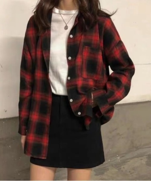 LADY LIKE(レディライク)の「かすれチェック柄ゆったりシャツ(シャツ/ブラウス・レディース・ブラック/ホワイト/レッド・M)」の11枚目の写真