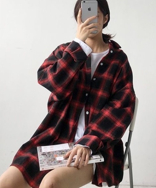 LADY LIKE(レディライク)の「かすれチェック柄ゆったりシャツ(シャツ/ブラウス・レディース・ブラック/ホワイト/レッド・M)」の14枚目の写真