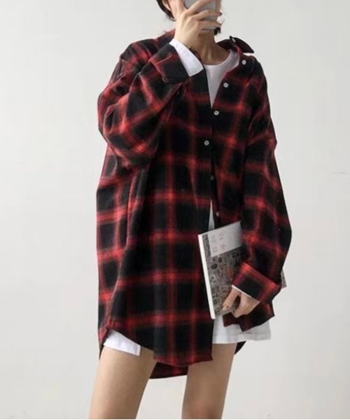 LADY LIKE(レディライク)の「かすれチェック柄ゆったりシャツ(シャツ/ブラウス・レディース・ブラック/ホワイト/レッド・M)」の15枚目の写真