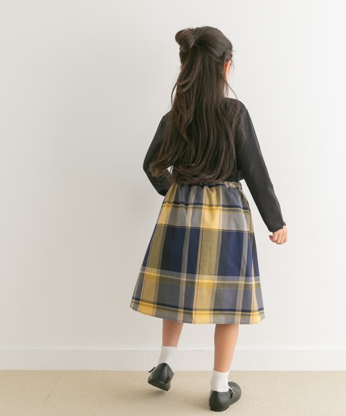 URBAN RESEARCH DOORS(アーバンリサーチドアーズ)の「『親子リンク』カラーチェックスカート(KIDS)(その他パンツ・キッズ・ブルー/ネイビー/ブラック・105/135/120)」の15枚目の写真