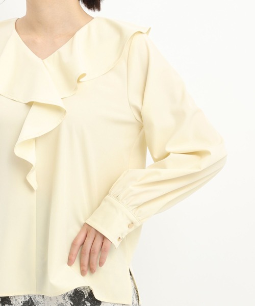 Andemiu(アンデミュウ)の「フロントラッフルブラウス250406(シャツ/ブラウス・レディース・アイボリー/ブラウン/グリーン・FREE)」の12枚目の写真