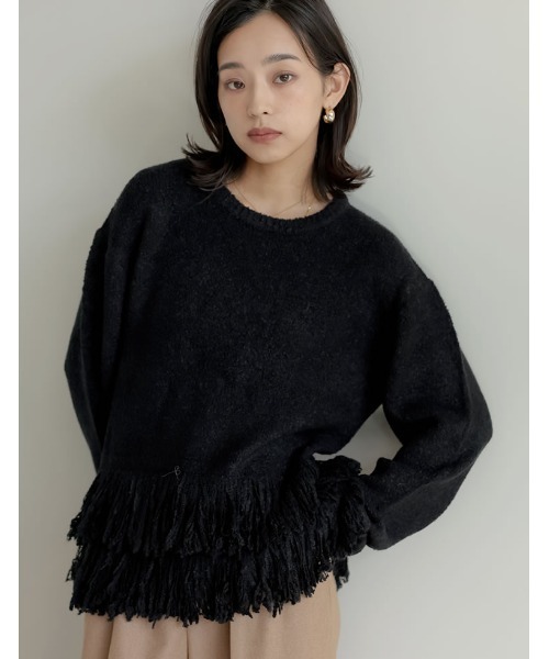 Re:EDIT（リエディ）の「[2024-25 WINTER COLLECTION]ブークレ裾フリンジニットトップス（ニット/セーター・レディース・ベージュ/ブラック/アイボリー・MEDIUM/LARGE）」の2枚目の写真