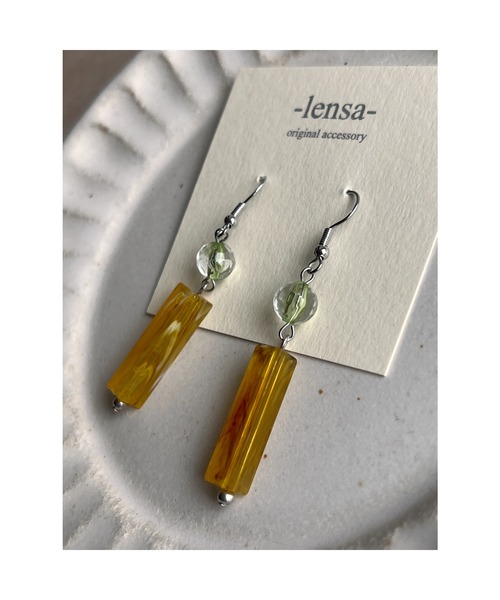 tone（トーン）の「【-lensa-】イエローレクタングルピアス２(MA)（ピアス（両耳用）・レディース・イエロー・FREE）」の2枚目の写真