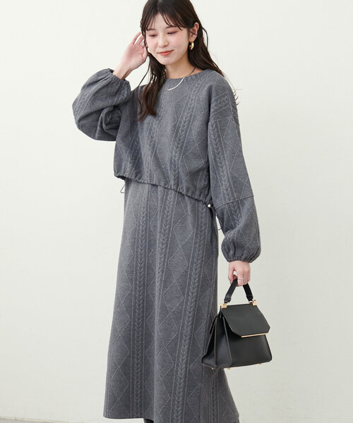 natural couture（ナチュラルクチュール）の「ケーブルジャガードワンピース×トップスSET（ワンピース・レディース・ベージュ/チャコールグレー/カーキ/ブラック・FREE）」の16枚目の写真