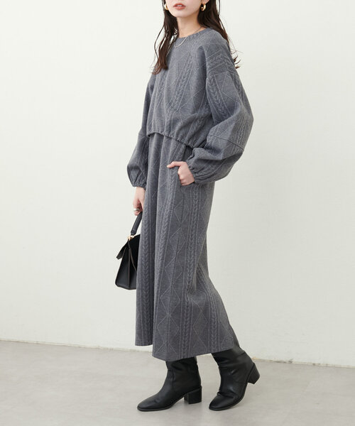 natural couture（ナチュラルクチュール）の「ケーブルジャガードワンピース×トップスSET（ワンピース・レディース・ベージュ/チャコールグレー/カーキ/ブラック・FREE）」の14枚目の写真