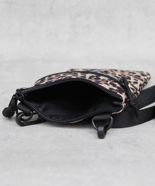 THRASHER（スラッシャー）の「THRASHER ショルダーポーチ（ショルダーバッグ・メンズ・ブラック系その他/レオパード/ブラック・FREE）」の9枚目の写真