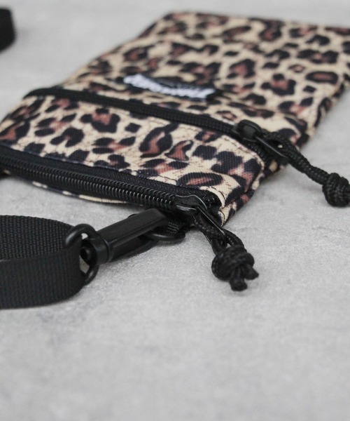 THRASHER（スラッシャー）の「THRASHER ショルダーポーチ（ショルダーバッグ・メンズ・ブラック系その他/レオパード/ブラック・FREE）」の7枚目の写真