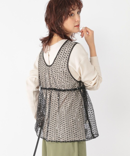 studio CLIP（スタディオクリップ）の「チュールスパンコールベスト（ベスト・レディース・ライトベージュ/スカイブルー/ブラック・FREE）」の6枚目の写真