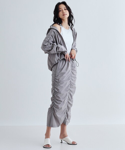 GALLEST(ギャレスト)の「シャーリングナイロンスカート(スカート・レディース・ホワイト/グレー/ライトグリーン・36/38)」の2枚目の写真