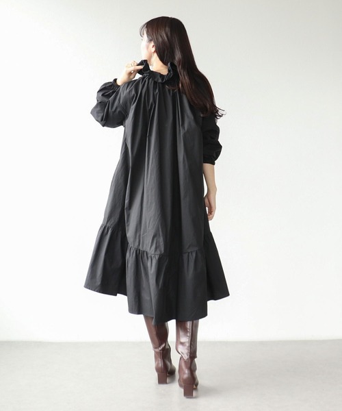 Three Four Time(スリーフォータイム)の「ギャザーフリルカラーフレアーワンピース(ワンピース・レディース・ブラック/ブルー・FREE)」の3枚目の写真