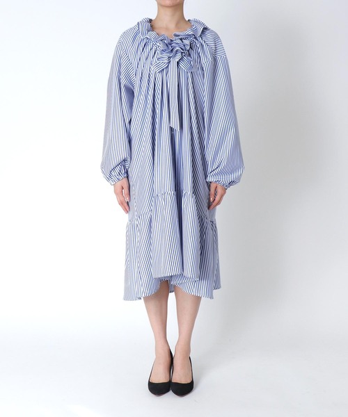 Three Four Time(スリーフォータイム)の「ギャザーフリルカラーフレアーワンピース(ワンピース・レディース・ブラック/ブルー・FREE)」の9枚目の写真