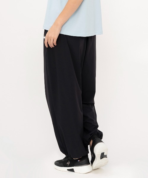 le coq sportif(ルコックスポルティフ)の「接触冷感ウーブンワイドパンツ(その他パンツ・レディース・ブラック/ブルー/ワインレッド・S/M/L/XL)」の5枚目の写真