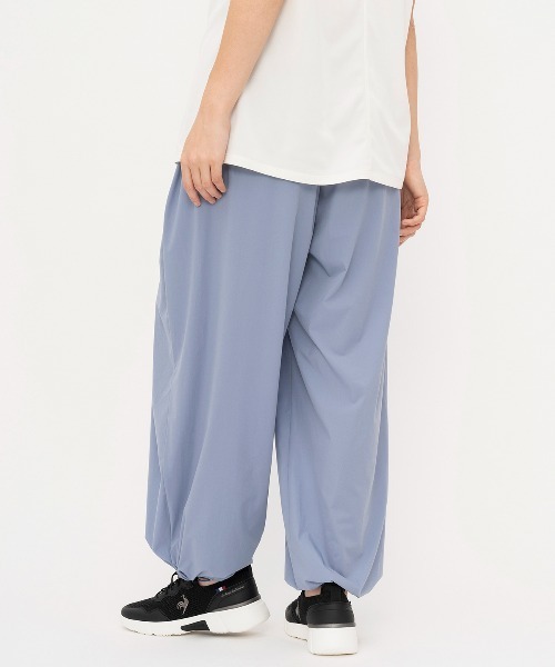 le coq sportif(ルコックスポルティフ)の「接触冷感ウーブンワイドパンツ(その他パンツ・レディース・ブラック/ブルー/ワインレッド・S/M/L/XL)」の9枚目の写真